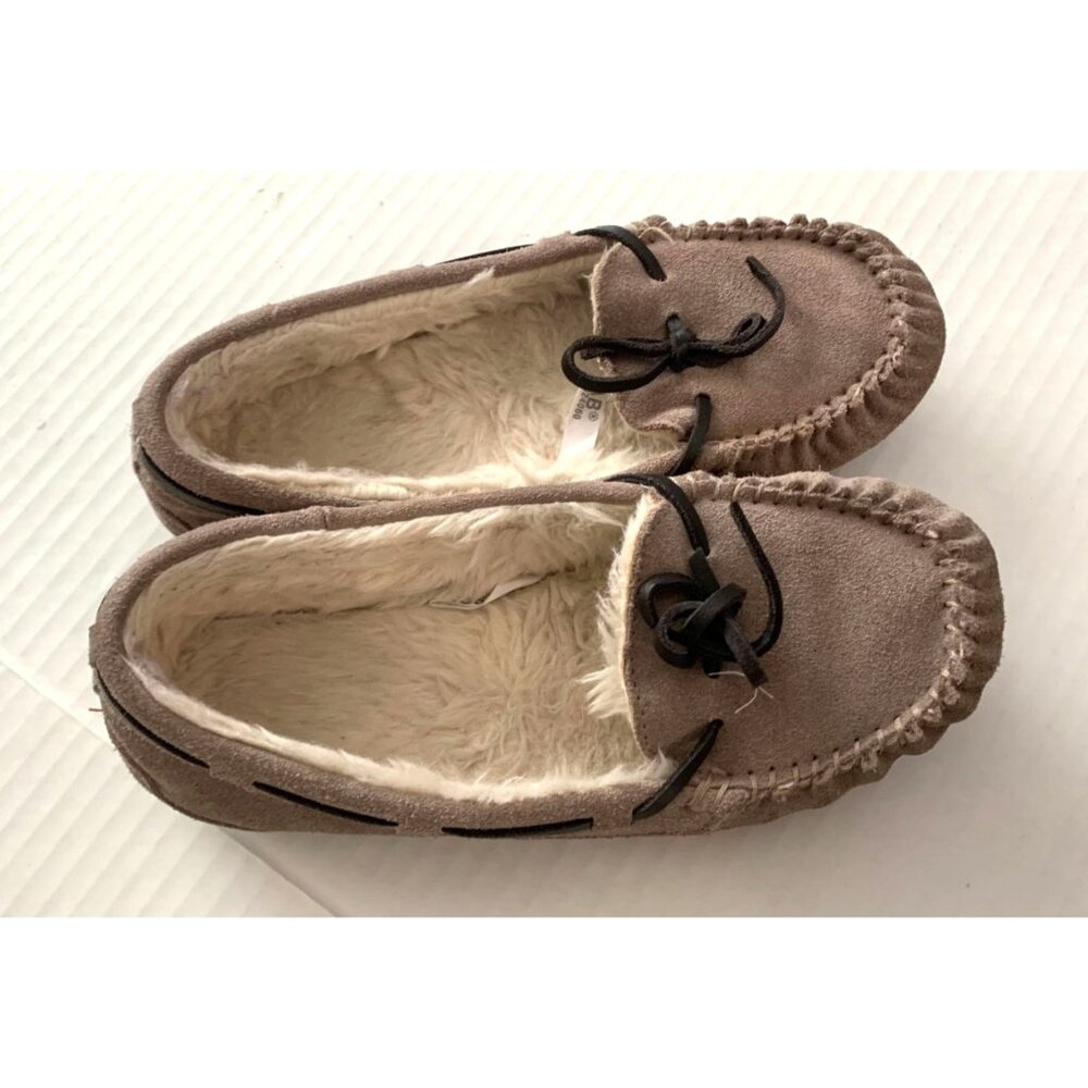 Target womens Size 6 Genuine Suede Slip on shoes flat Moccasin Fur Lined Loafer